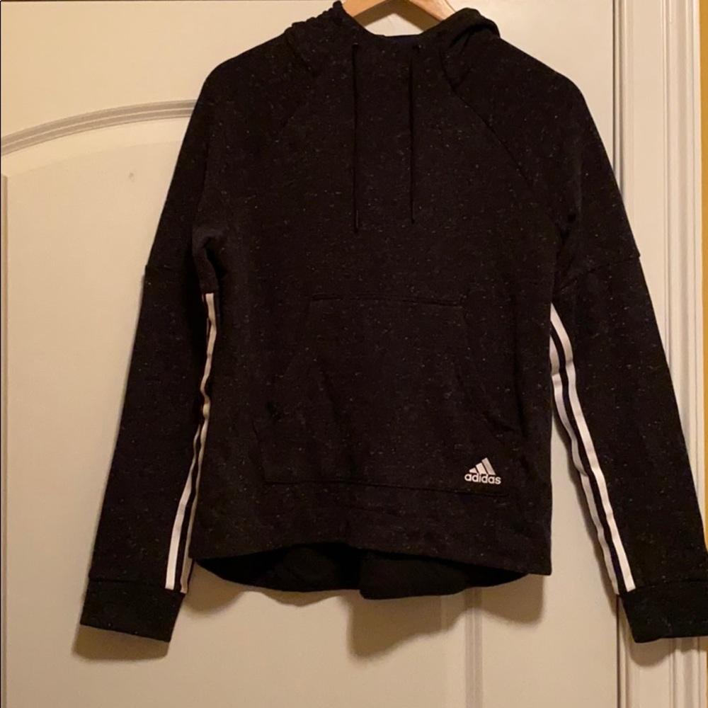 Women’s adidas hoodie NWT SIZE MEDIUM